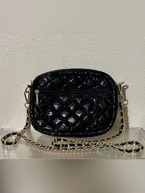 Quilted Black Crossbody Bag with Gold Chain Strap